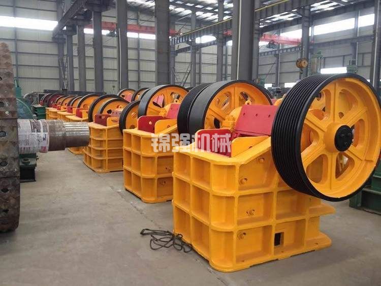 青石破碎機(jī)設(shè)備有哪些呢？破青石用什么破碎機(jī)好？(圖1)