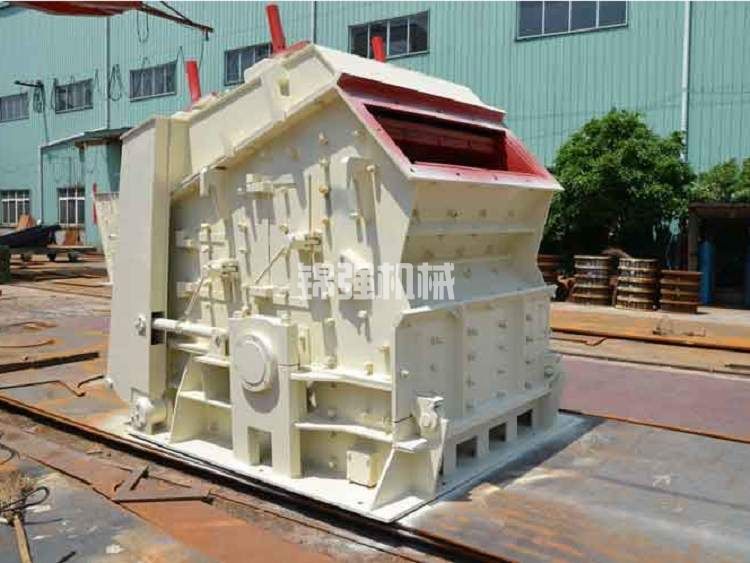 鐵礦石破碎機(jī)的原理特點(diǎn)及產(chǎn)品分類介紹(圖3) 鐵礦石破碎機(jī)的原理特點(diǎn)及產(chǎn)品分類介紹(圖3)